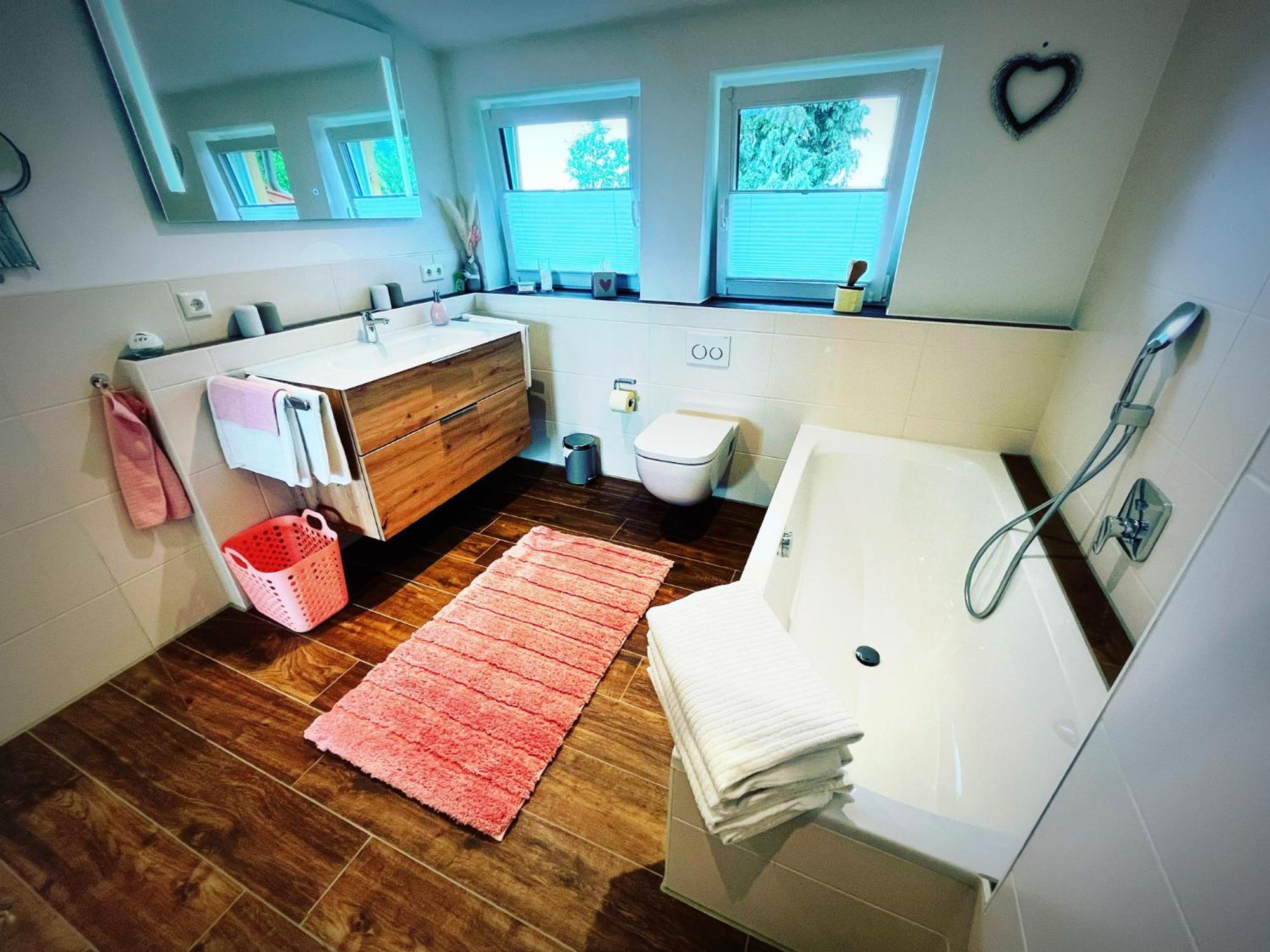 23 Neu Erbaute Ferienwohnung Mit Schloss- Und Panoramablick Хальблех Экстерьер фото