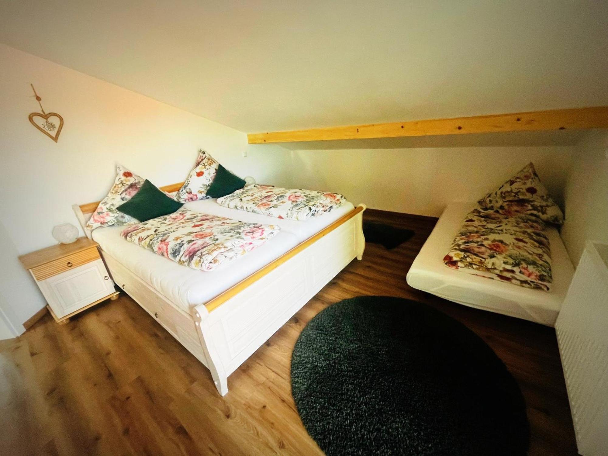 23 Neu Erbaute Ferienwohnung Mit Schloss- Und Panoramablick Хальблех Экстерьер фото