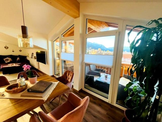 23 Neu Erbaute Ferienwohnung Mit Schloss- Und Panoramablick Хальблех Экстерьер фото