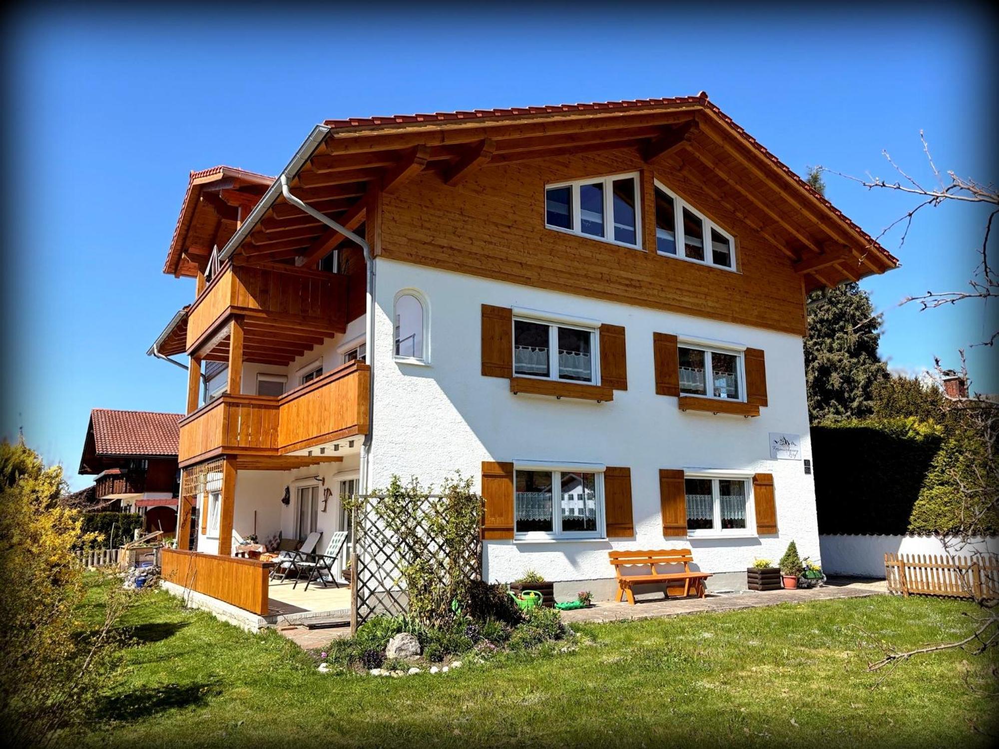 23 Neu Erbaute Ferienwohnung Mit Schloss- Und Panoramablick Хальблех Экстерьер фото